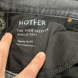MOTHER ‘The Pixie Dazzler Ankle Fray’ Jeans